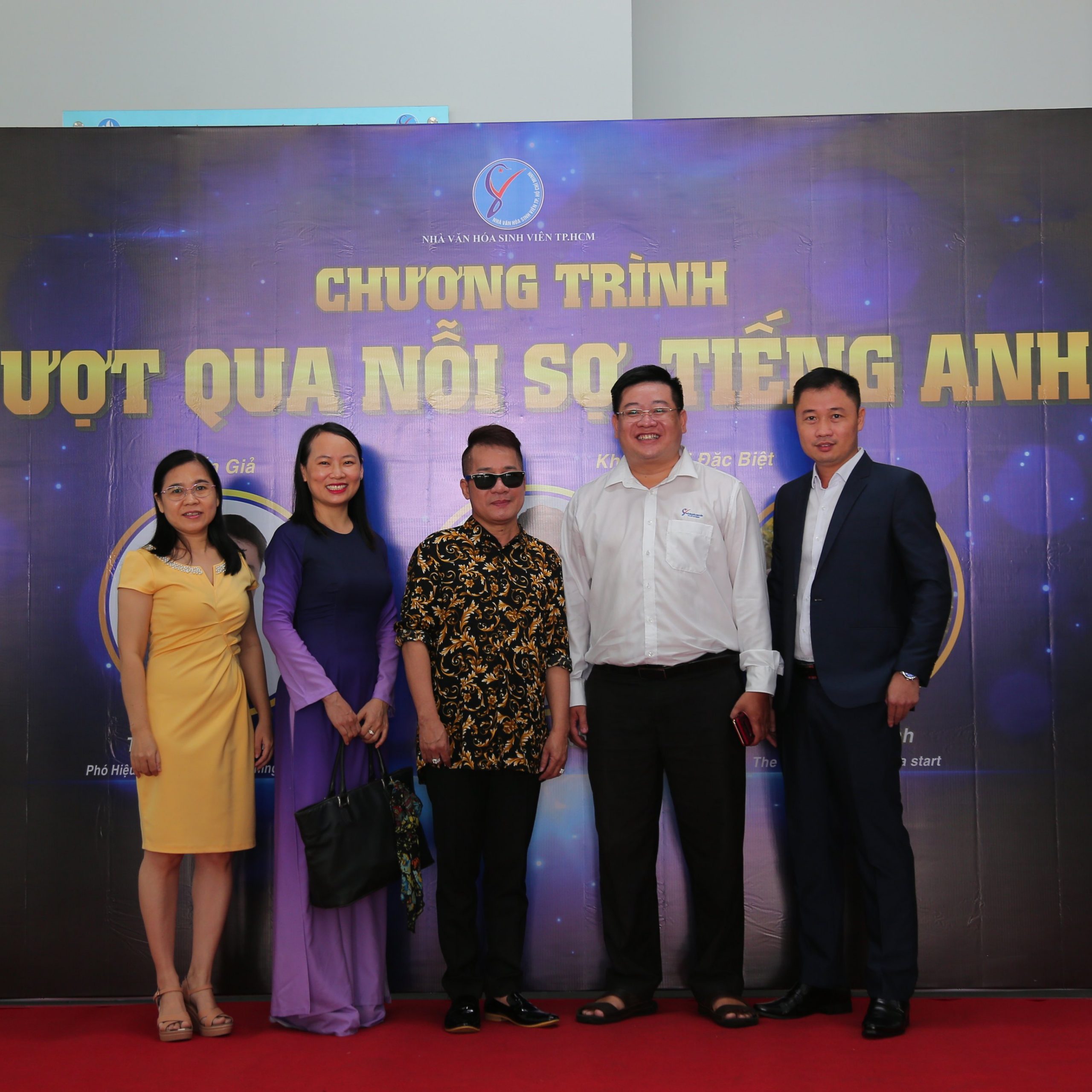 vuot-qua-noi-so-tieng-anh-2-scaled 