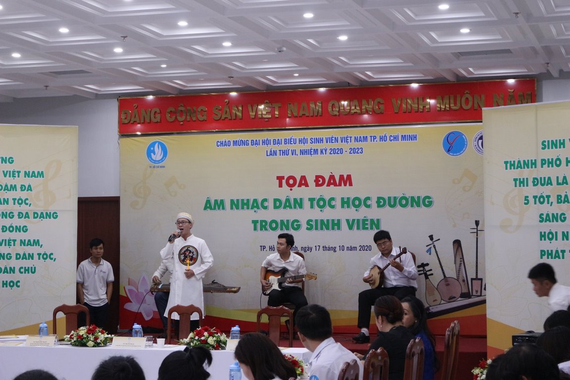 TỌA ĐÀM ÂM NHẠC DÂN TỘC HỌC ĐƯỜNG TRONG SINH VIÊN