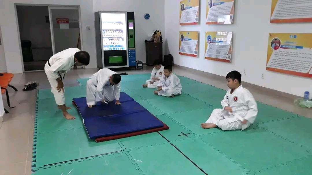 Lớp-võ-Aikido-Không-chỉ-rèn-luyện-sức-khỏe-mà-còn-hấp-thu-tinh-thần-thượng-võ-2 