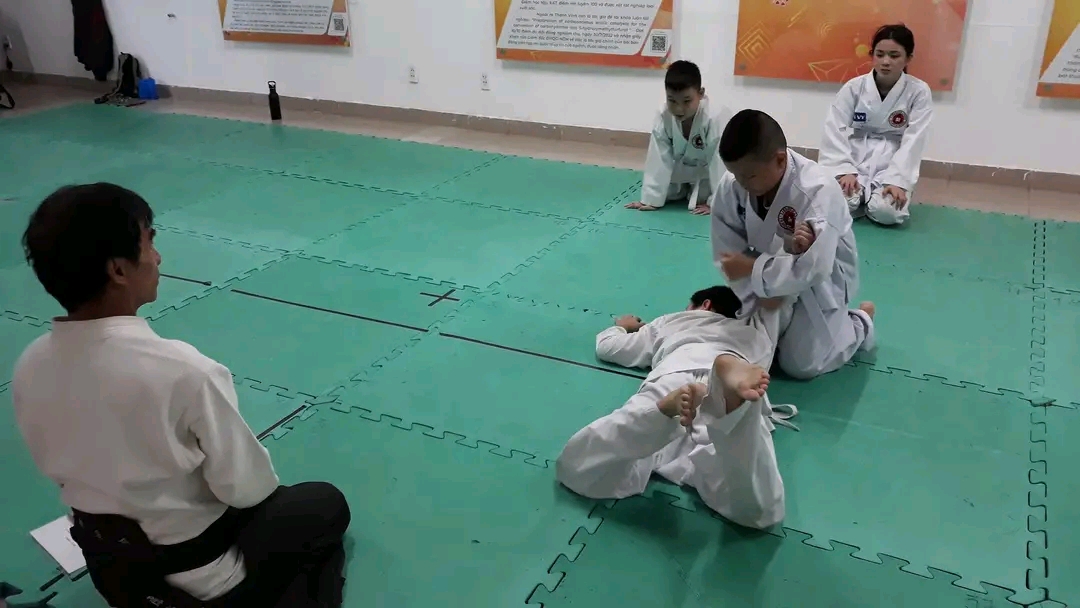 Lớp-võ-Aikido-Không-chỉ-rèn-luyện-sức-khỏe-mà-còn-hấp-thu-tinh-thần-thượng-võ-3 