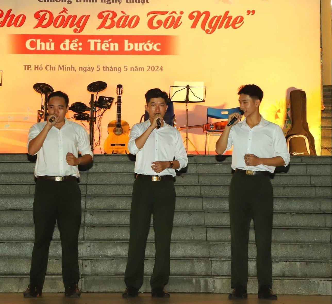 Chuyên-đề-Hát-cho-đồng-bào-tôi-nghe-Chủ-đề-Tiến-bước-1 