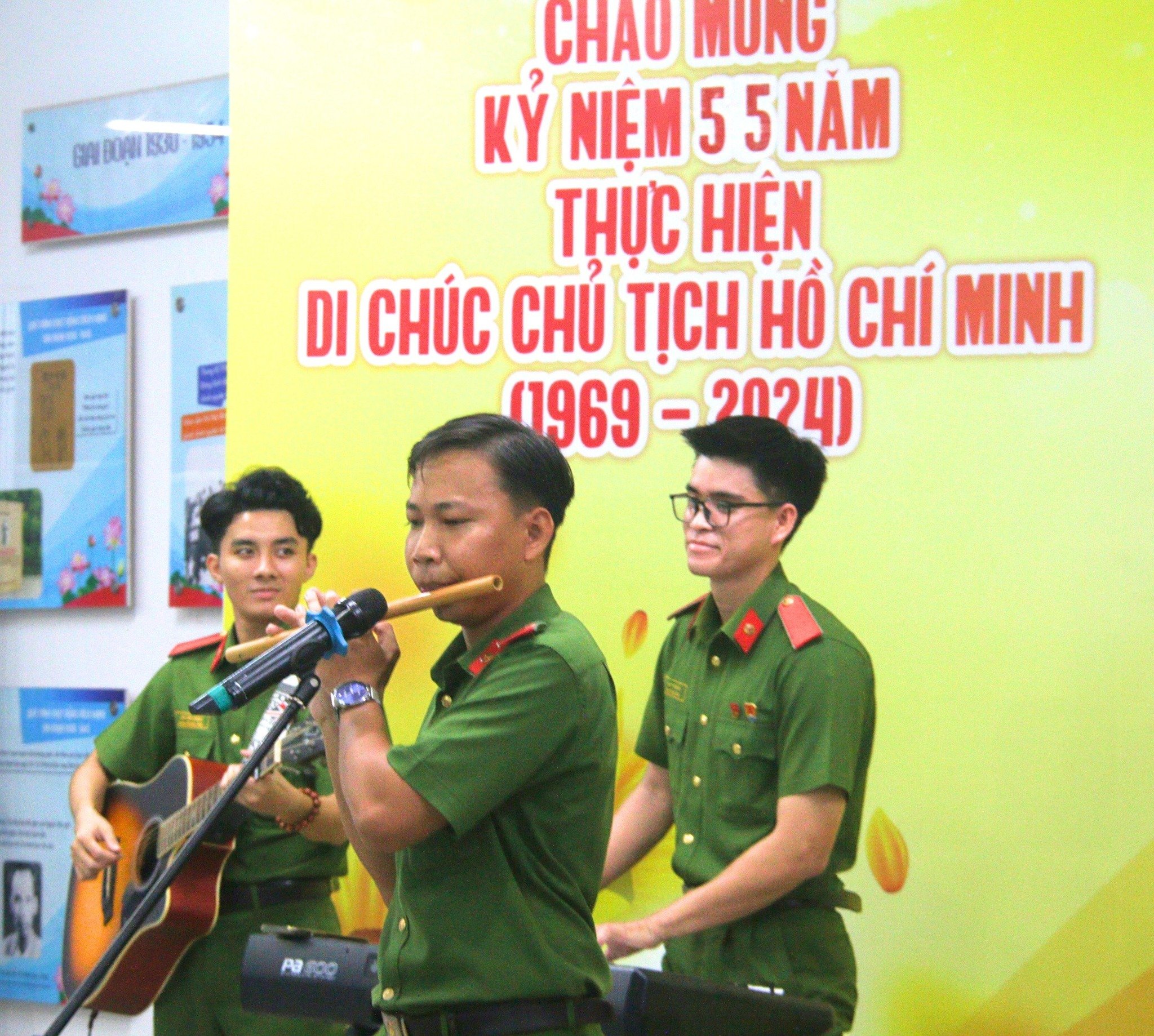 Chuyên-đề-Hát-cho-đồng-bào-tôi-nghe-Chủ-đề-Đuốc-sáng-6 