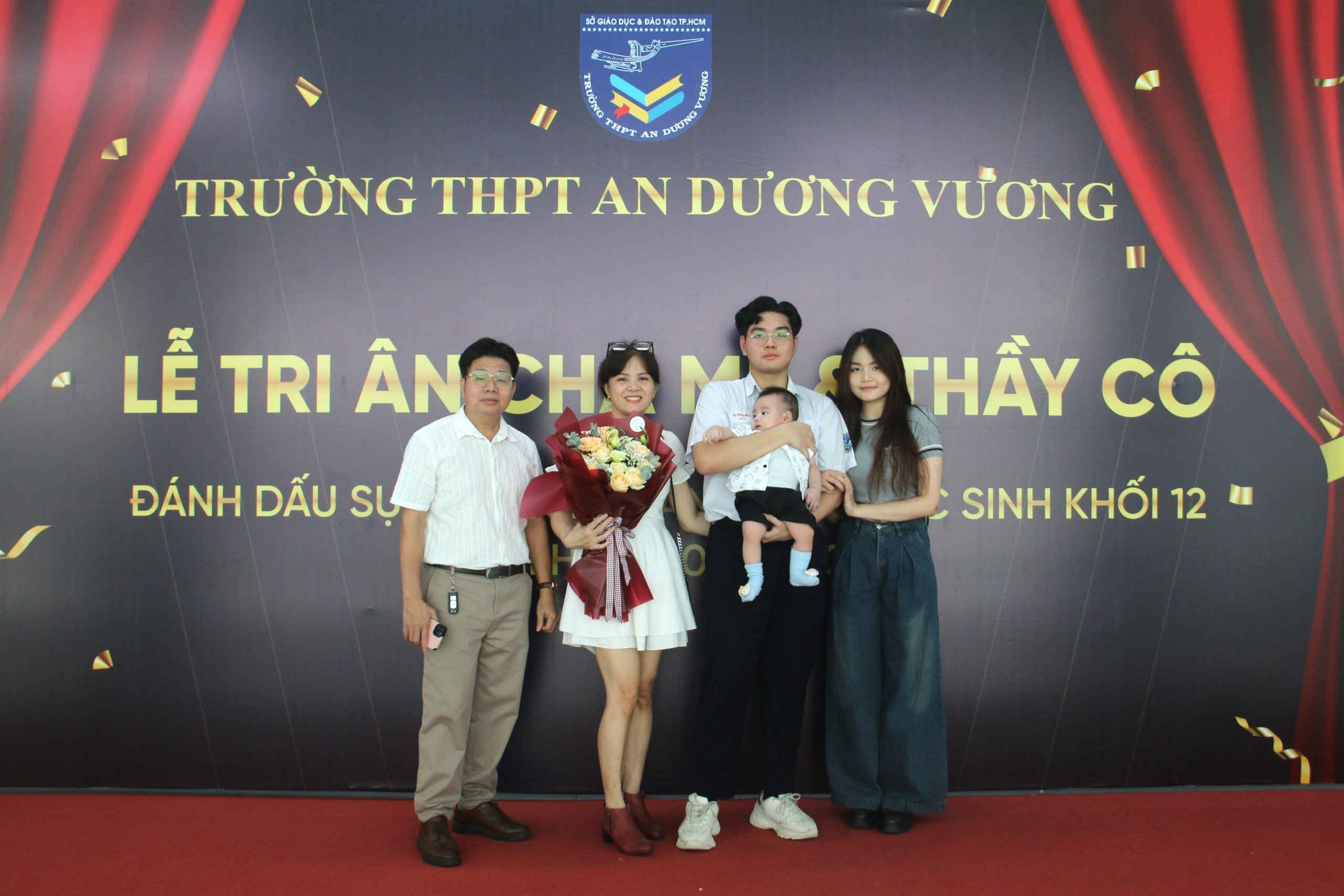 Lễ-tri-ân-và-Trưởng-thành-Khóa-12-Trường-THPT-An-Dương-Vương5-1 