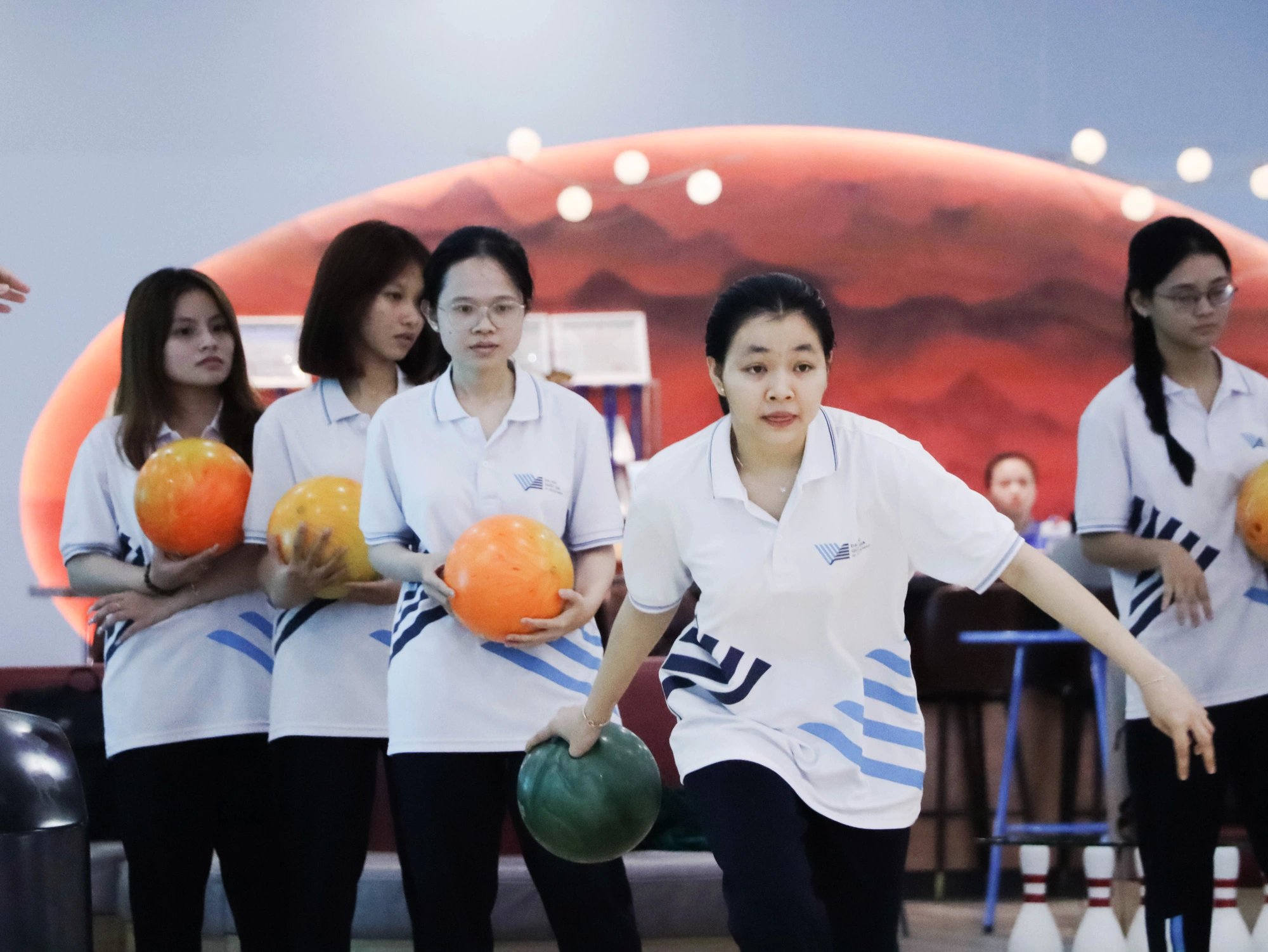 SV-BOWLING-CÙNG-THỂ-THAO-HIỆN-ĐẠI-VÀO-HỌC-ĐƯỜNG-13-1 