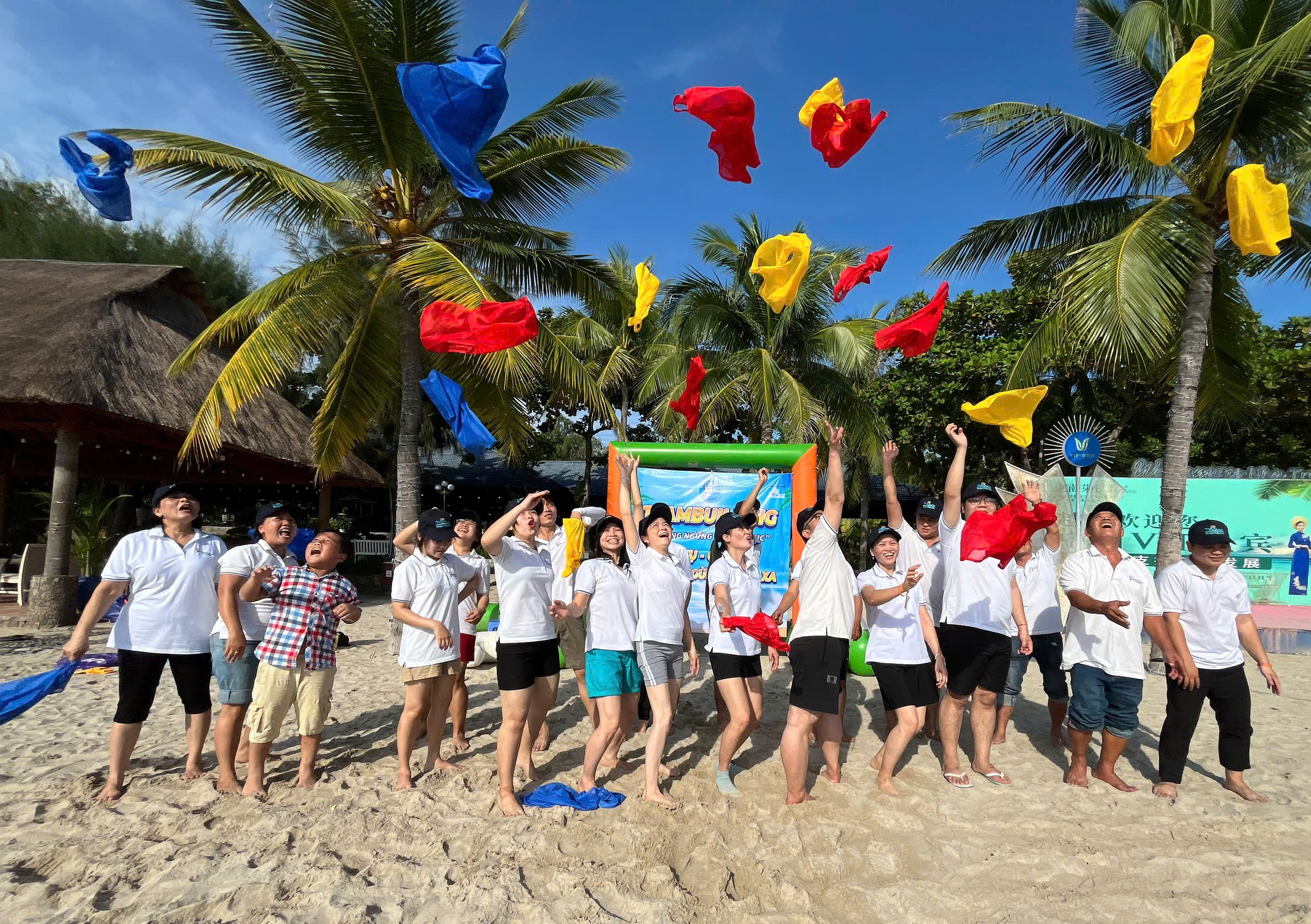 Kỷ niệm chuyến đi Team building và buổi sinh hoạt chuyên đề Quý IV/2024 của Công đoàn Nhà Văn hóa Sinh viên